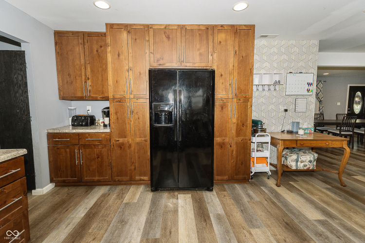 Listing Image 22