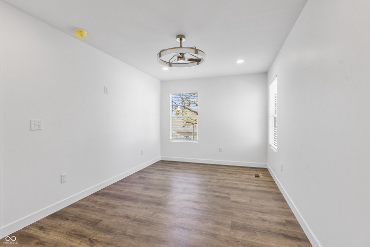 Listing Image 47