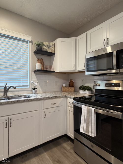 Listing Image 13