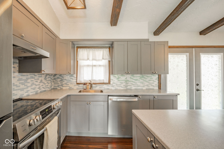 Listing Image 13