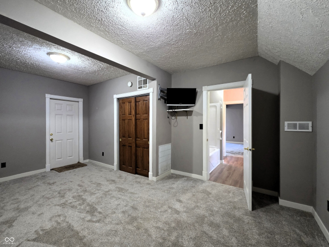 Listing Image 52