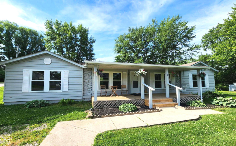 Listing Image 4