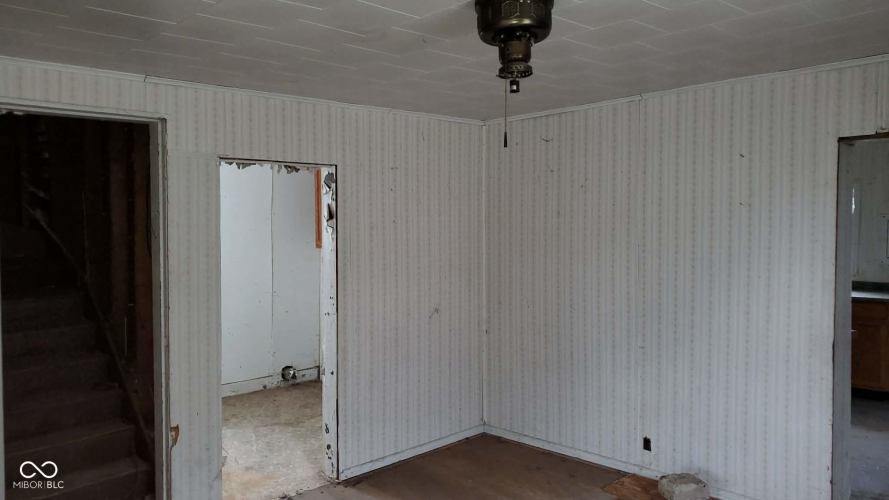 Listing Image 17
