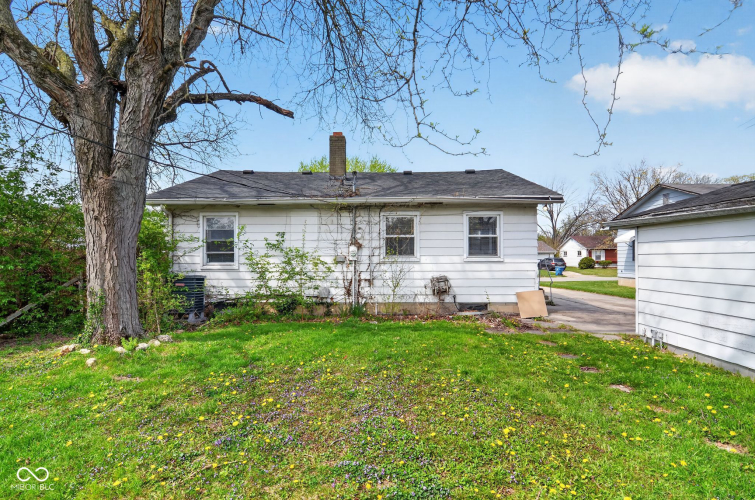 Listing Image 4