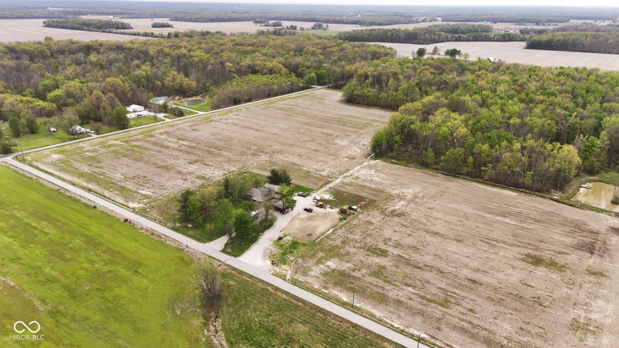 Listing Image 4