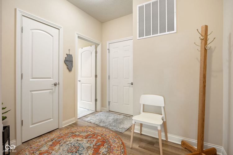 Listing Image 37