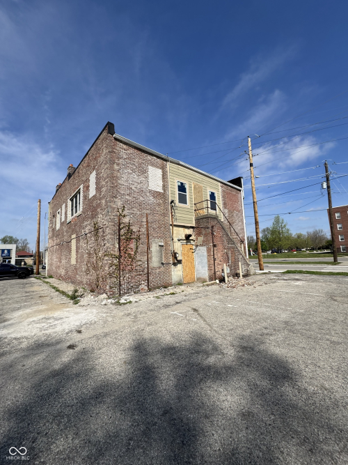 Listing Image 3