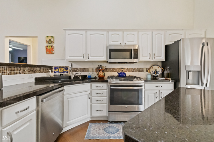Listing Image 18