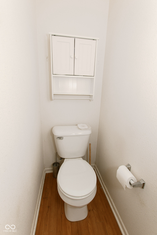Listing Image 8