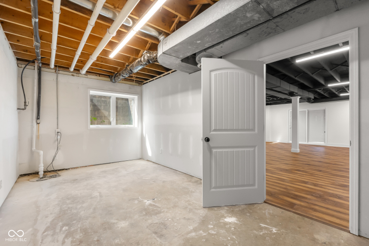 Listing Image 71