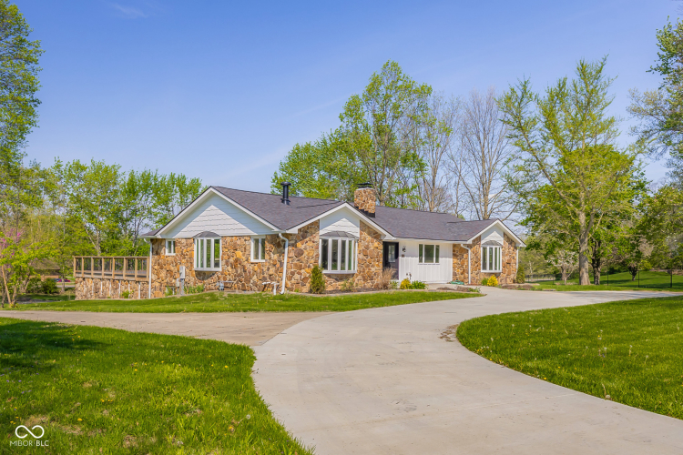 Listing Image 82
