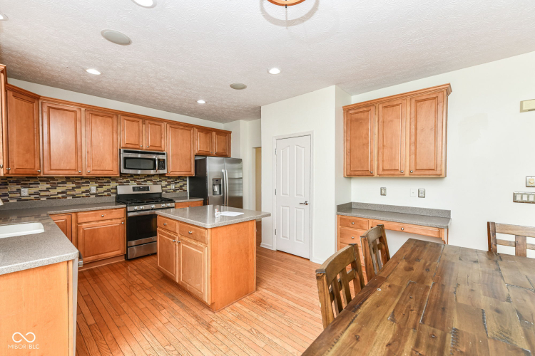 Listing Image 15