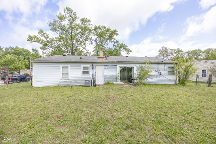Listing Image 5