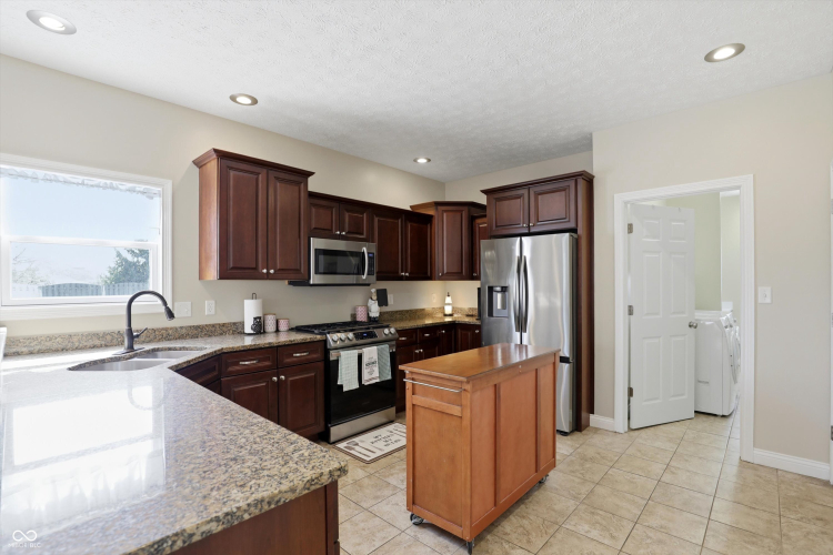 Listing Image 19