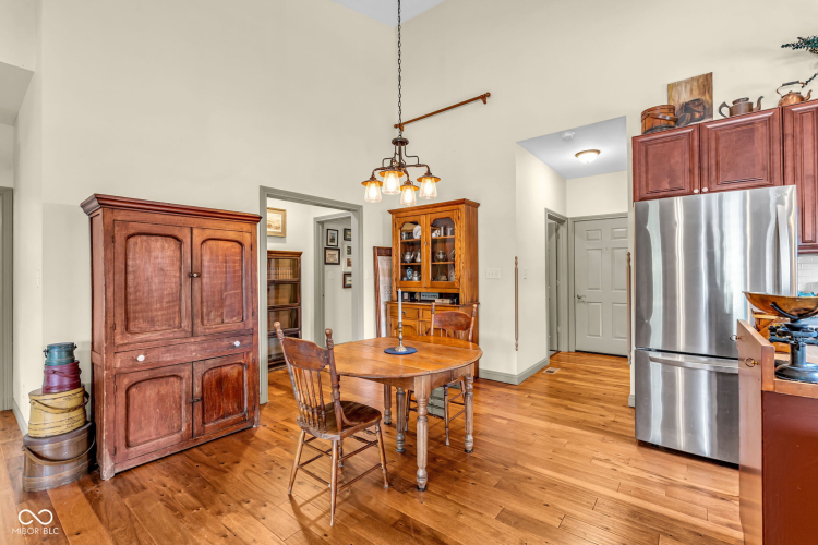 Listing Image 20
