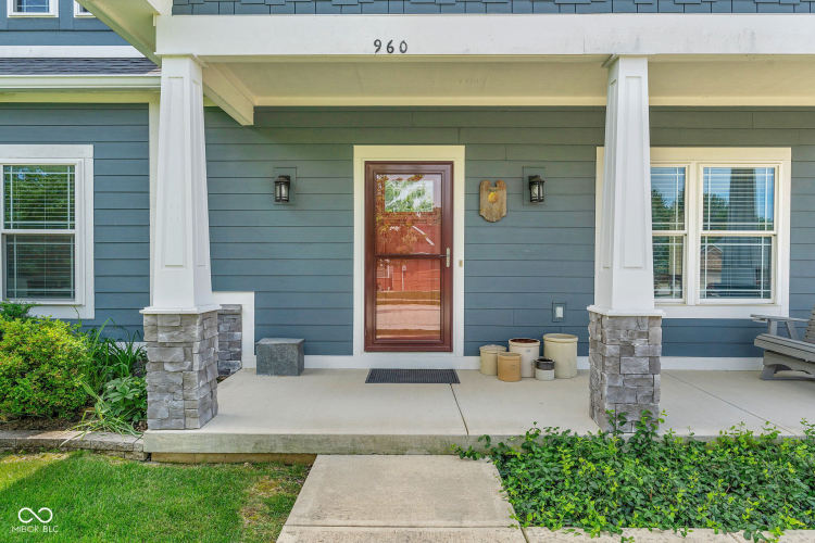 Listing Image 4