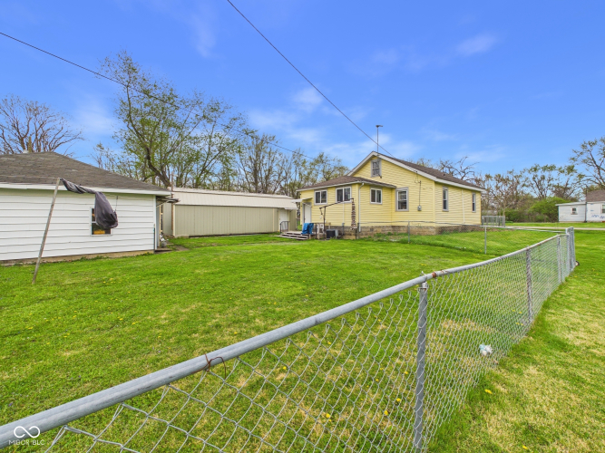 Listing Image 5