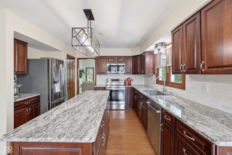 Listing Image 19