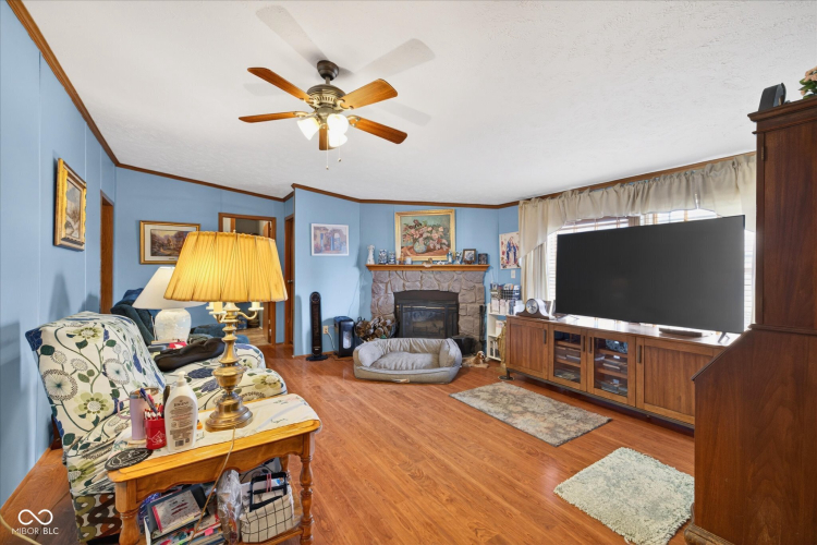 Listing Image 16