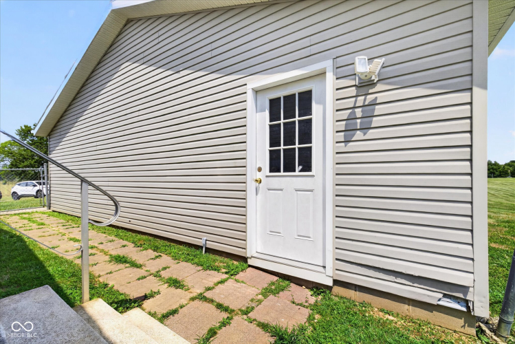 Listing Image 32