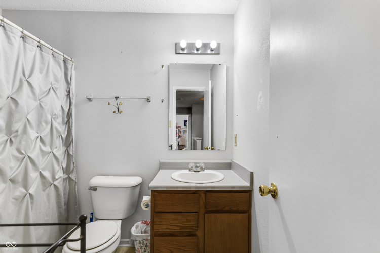 Listing Image 52