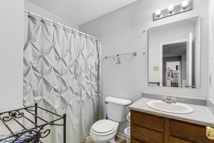 Listing Image 53