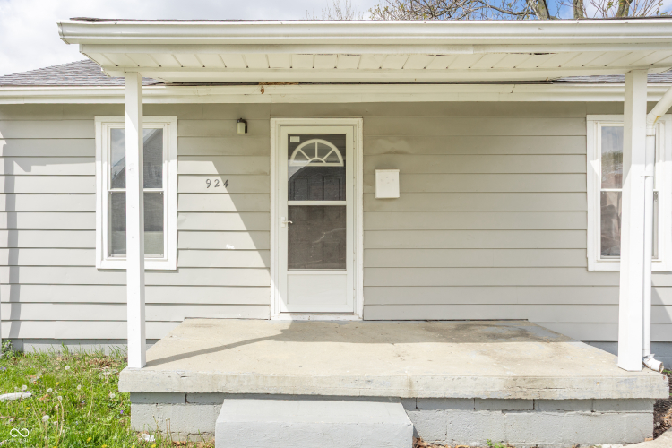 Listing Image 4