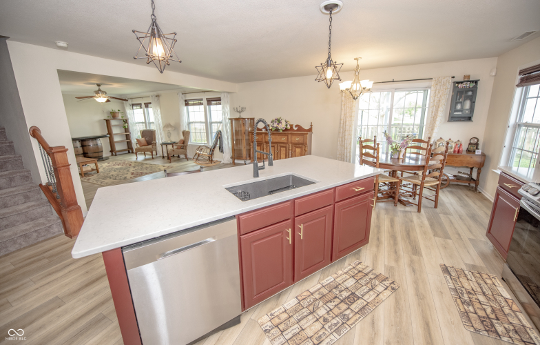 Listing Image 13