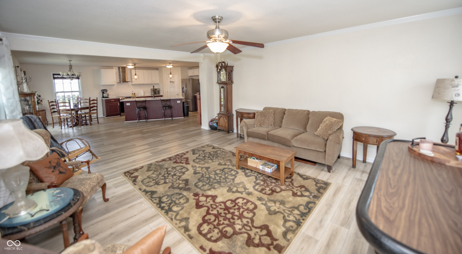 Listing Image 19