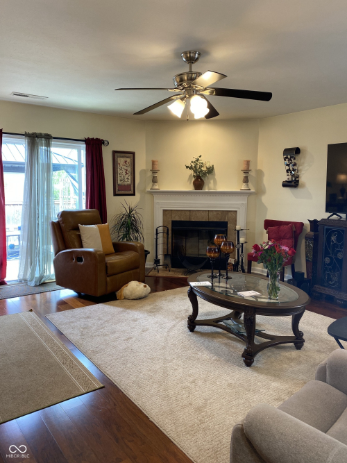 Listing Image 18