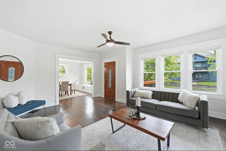 Listing Image 10