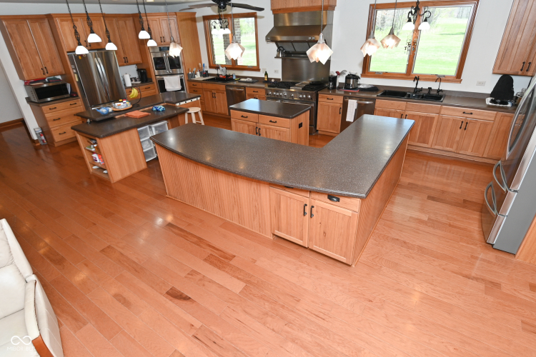 Listing Image 15