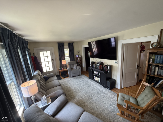 Listing Image 16