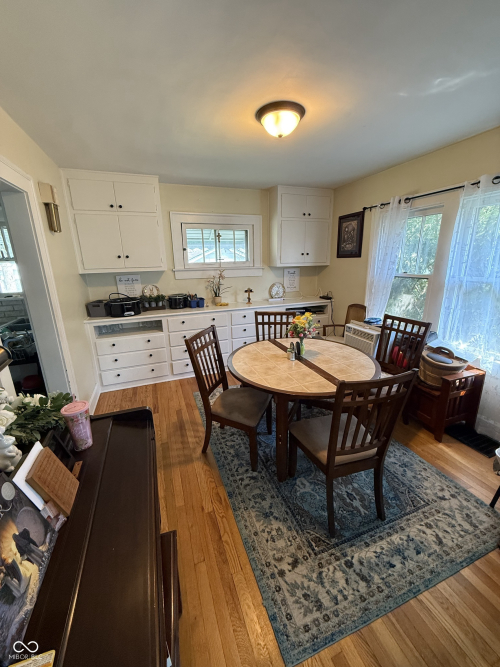 Listing Image 3