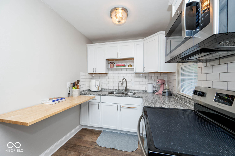 Listing Image 15