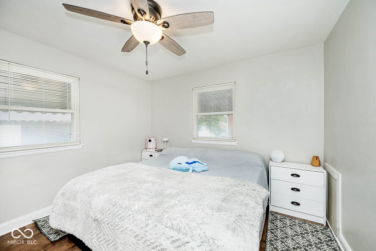 Listing Image 20