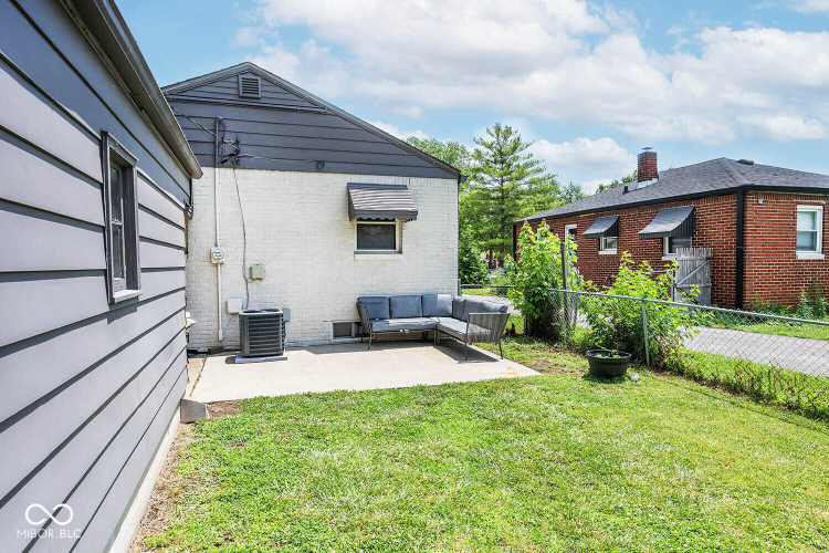Listing Image 9