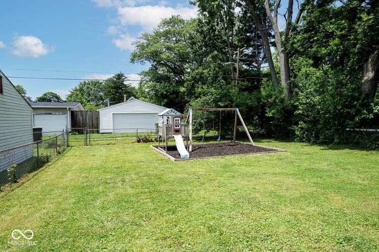 Listing Image 10
