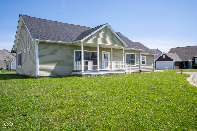 Listing Image 3