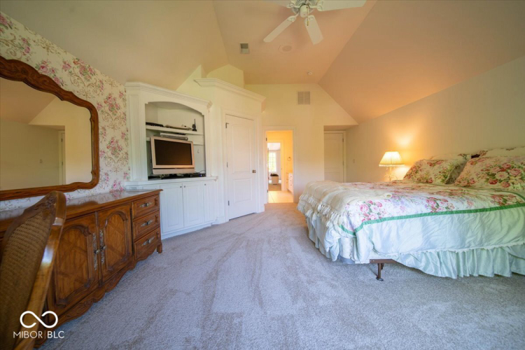 Listing Image 52