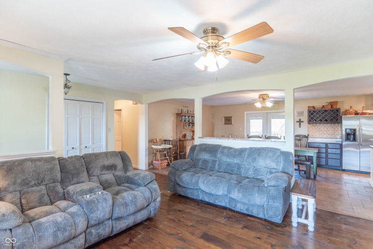 Listing Image 13
