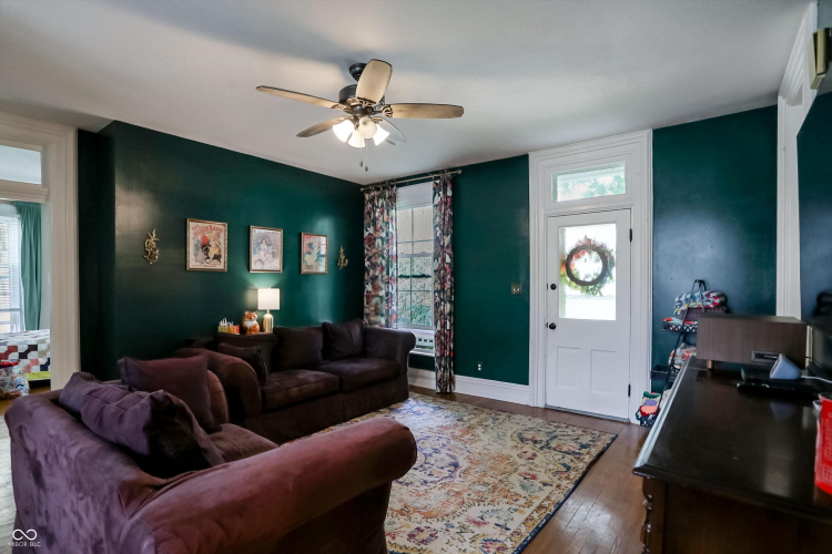 Listing Image 8