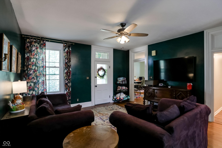 Listing Image 9