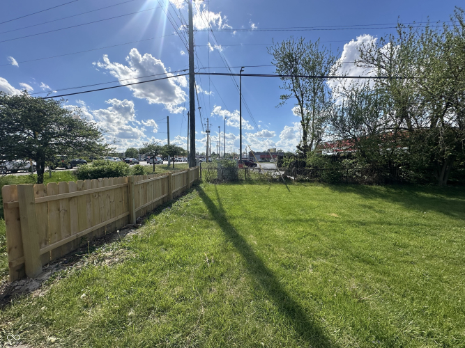 Listing Image 14