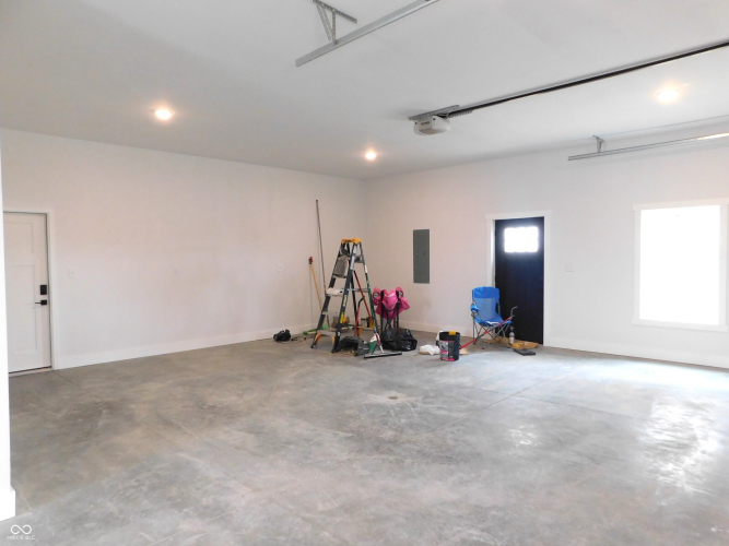 Listing Image 44