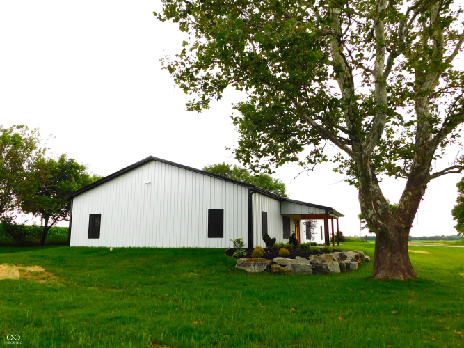 Listing Image 8