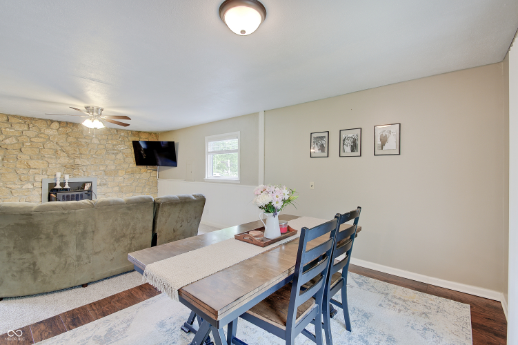 Listing Image 16
