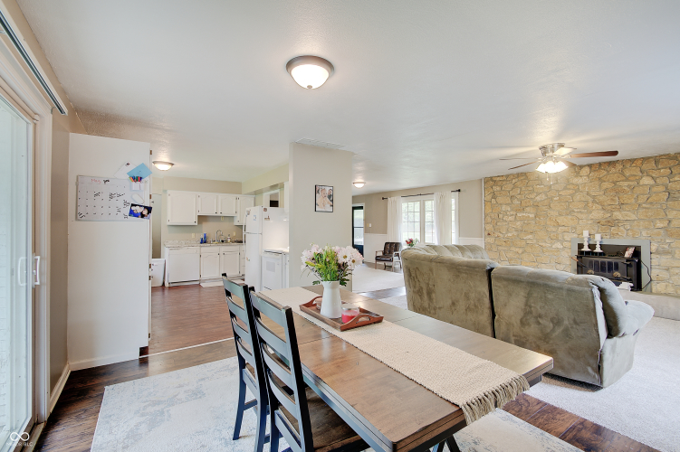 Listing Image 17