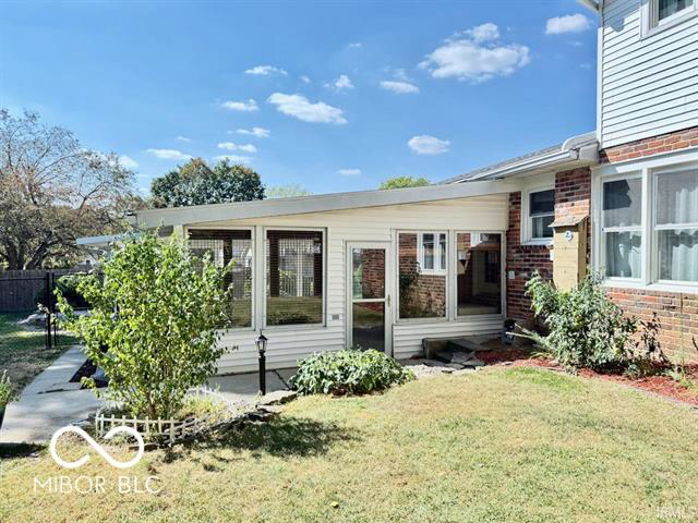 Listing Image 4