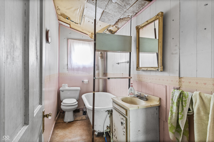 Listing Image 14